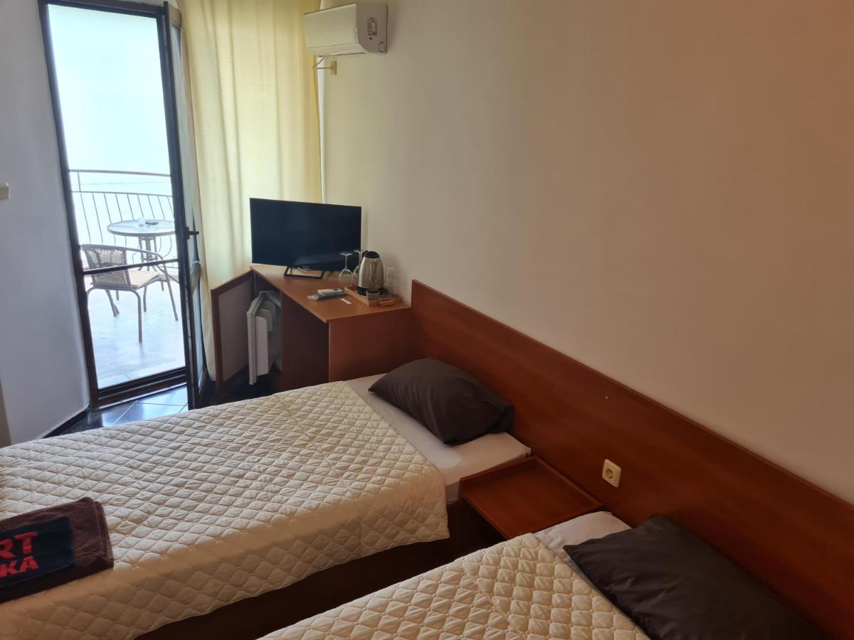 Алми Almi Hotel Sveti Vlas Buitenkant foto