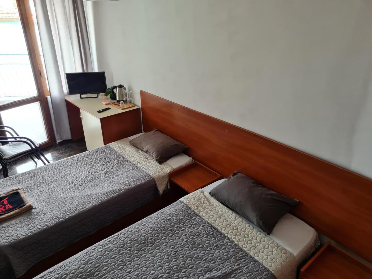 Алми Almi Hotel Sveti Vlas Buitenkant foto