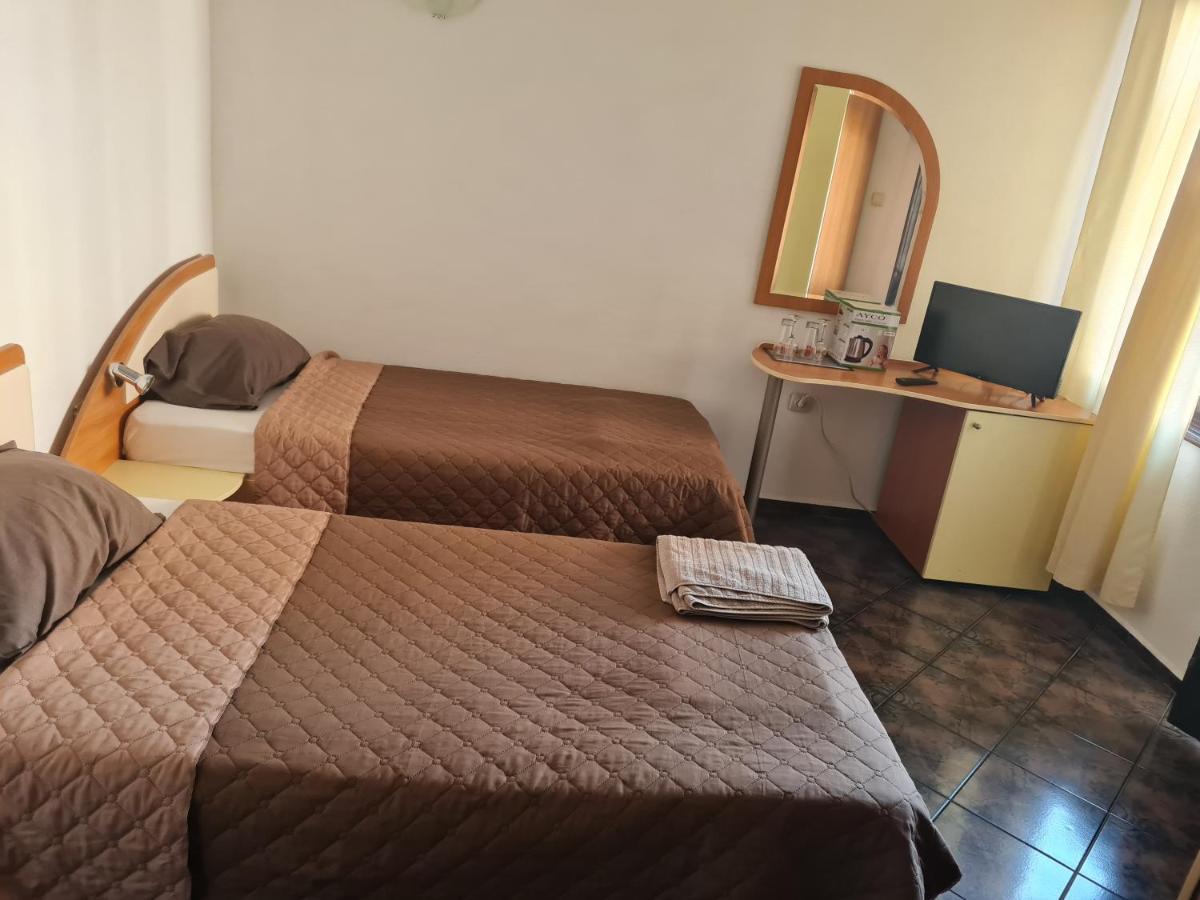 Алми Almi Hotel Sveti Vlas Buitenkant foto