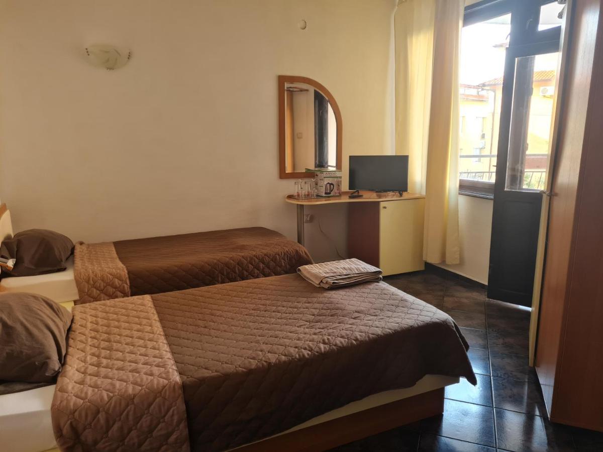 Алми Almi Hotel Sveti Vlas Buitenkant foto